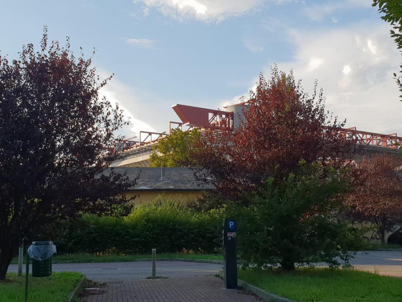 Bed & Breakfast A San Siro 75 Milan Bagian luar foto
