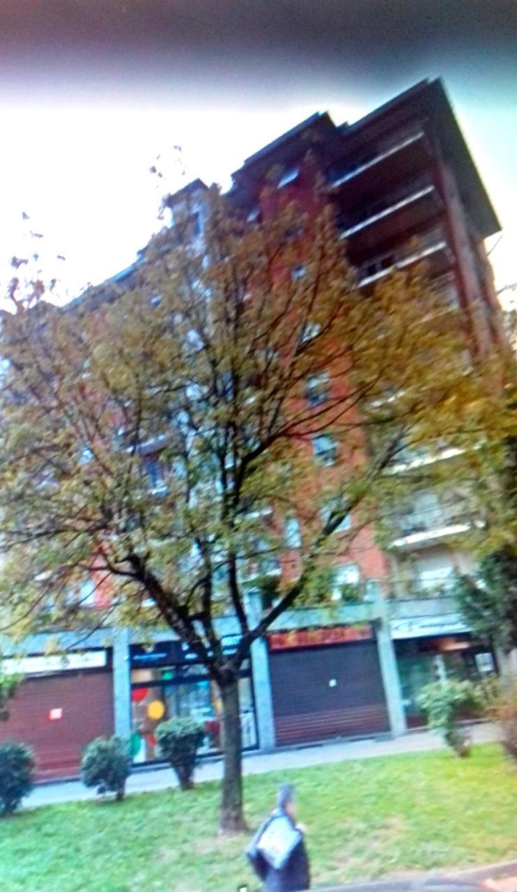 Bed & Breakfast A San Siro 75 Milan Bagian luar foto